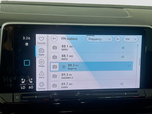 Used 2024 Volkswagen Atlas Cross Sport SE FWD image 19