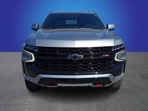 Used 2024 Chevrolet Suburban Z71 w/ Luxury Package AWD/4WD image 2