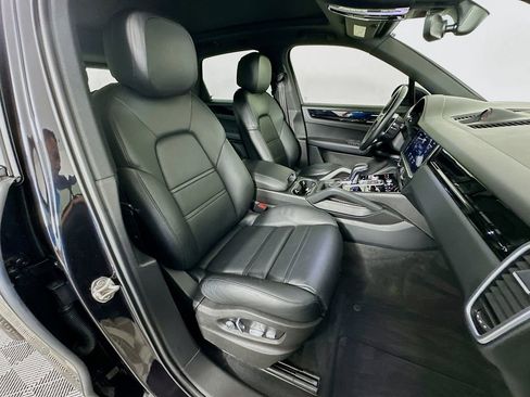 Used 2019 Porsche Cayenne S image 29