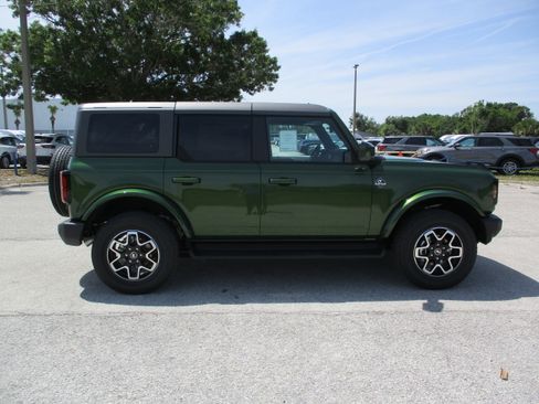 New 2025 Ford Bronco Outer Banks image 8