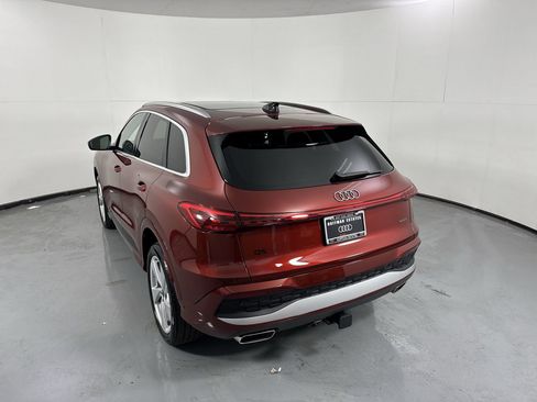 Used 2025 Audi Q5 Premium Plus w/ Premium Plus image 34