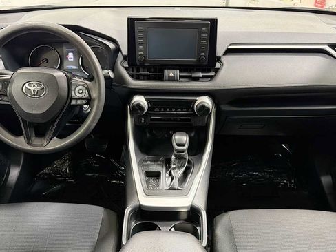 Certified 2019 Toyota RAV4 LE FWD image 25