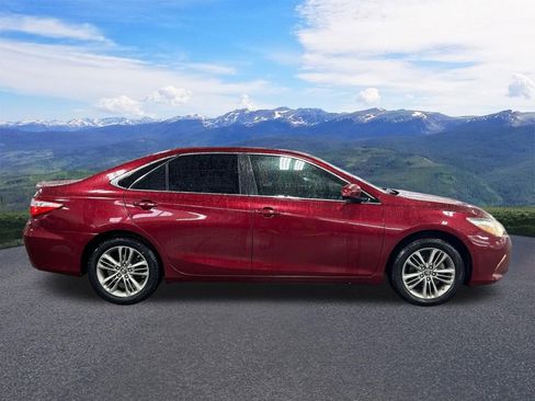 Used 2017 Toyota Camry SE FWD image 7