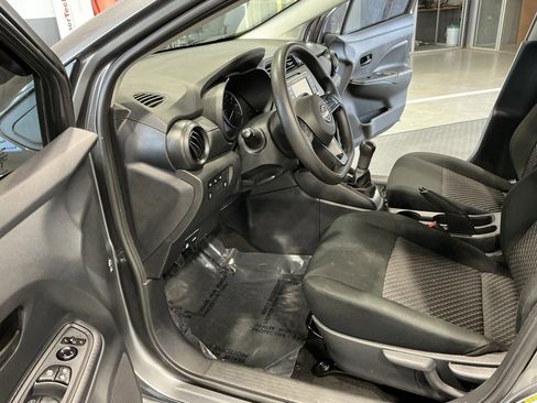 Used 2024 Nissan Versa S image 3