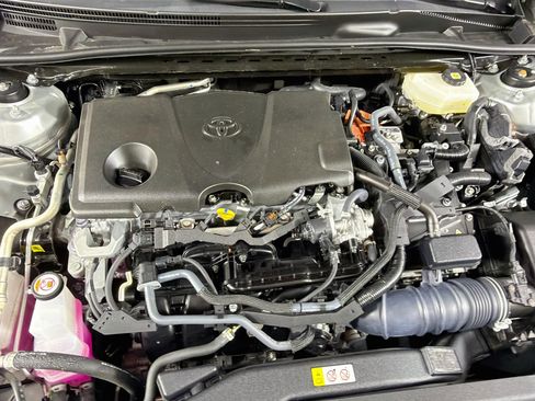 Used 2025 Toyota Camry LE w/ Convenience Package FWD image 32