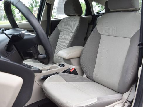 Used 2014 Ford Focus SE image 12