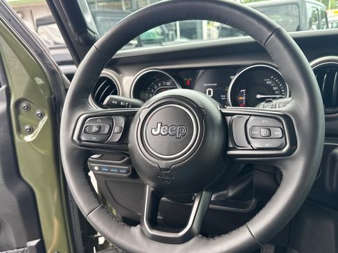 Used 2023 Jeep Wrangler Unlimited w/ Cold Weather Group AWD/4WD image 15