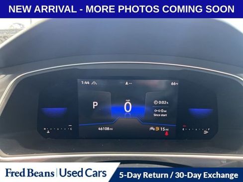 Used 2022 Volkswagen Tiguan SE w/ Panoramic Sunroof Package AWD/4WD image 11