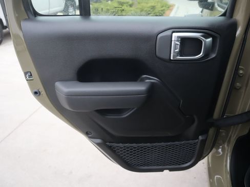 New 2026 Jeep Gladiator Sport AWD/4WD image 15