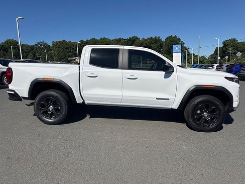 Used 2024 GMC Canyon Elevation RWD image 2