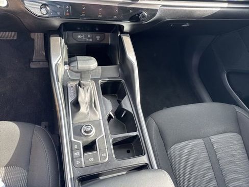 Certified 2025 Kia Sorento LX FWD image 39