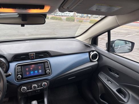 Used 2025 Nissan Versa SV FWD image 28