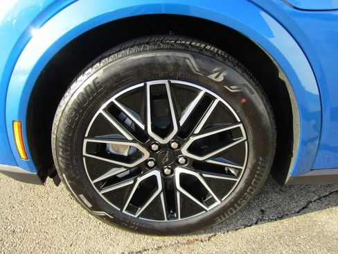 Used 2025 Ford Mustang Mach-E Premium image 9