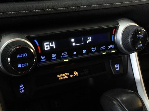 Used 2020 Toyota RAV4 XLE w/ All Weather Liner Package AWD/4WD image 30