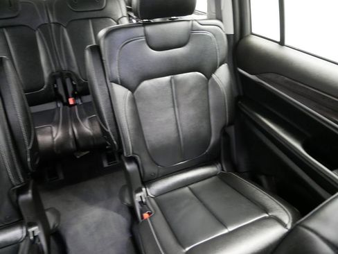 Used 2022 Jeep Grand Cherokee L Limited image 19