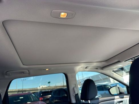 Used 2023 Nissan Rogue SL FWD image 17