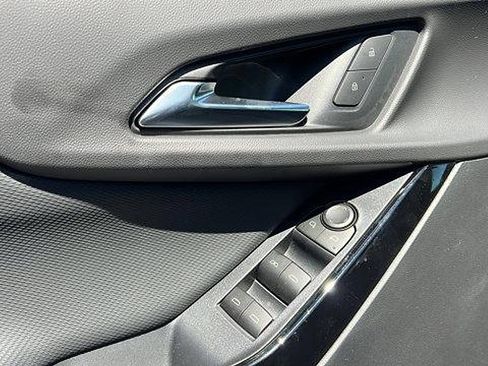 New 2026 Chevrolet Equinox LT w/ Convenience Package II image 16