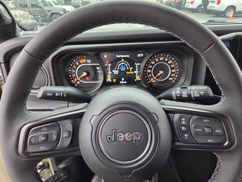 New 2026 Jeep Wrangler Unlimited Rubicon AWD/4WD image 25