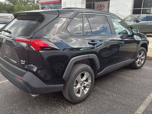 Used 2025 Toyota RAV4 XLE AWD/4WD image 9