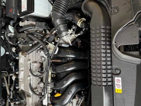 Used 2021 Toyota Corolla LE image 25