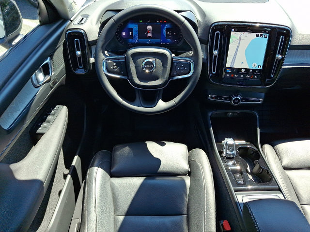 Used 2024 Volvo XC40 B5 Plus w/ Protection Package Premier AWD/4WD image 12