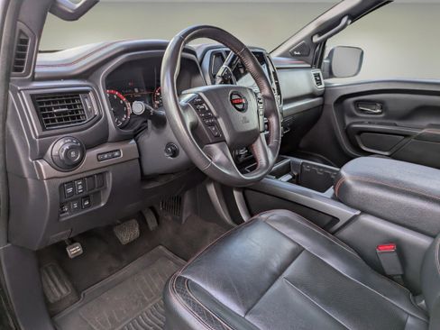 Used 2021 Nissan Titan PRO-4X w/ Pro-4x Convenience Package image 18