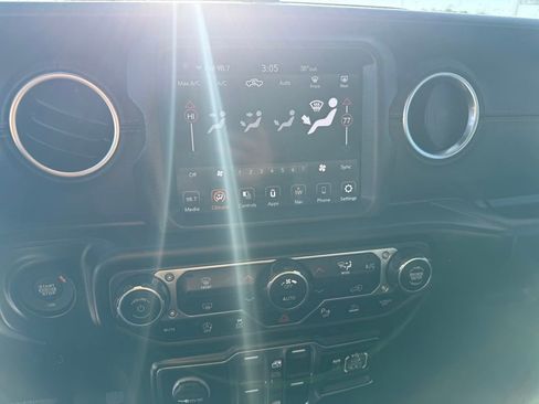 Used 2021 Jeep Gladiator Overland w/ Popular Equipment Package image 18