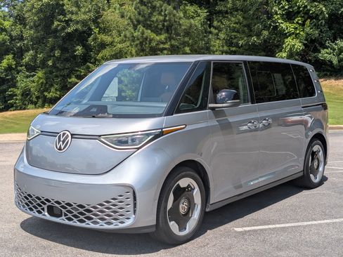 Used 2025 Volkswagen ID. Buzz 1st Edition RWD image 5