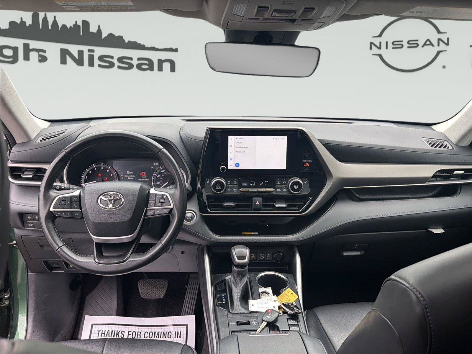 Used 2023 Toyota Highlander XLE AWD/4WD image 29