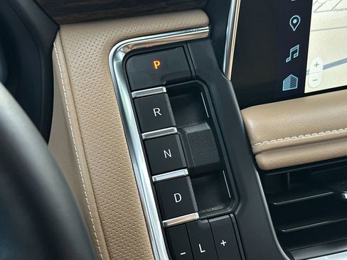 Used 2024 Chevrolet Tahoe Premier w/ Advanced Technology Package image 27