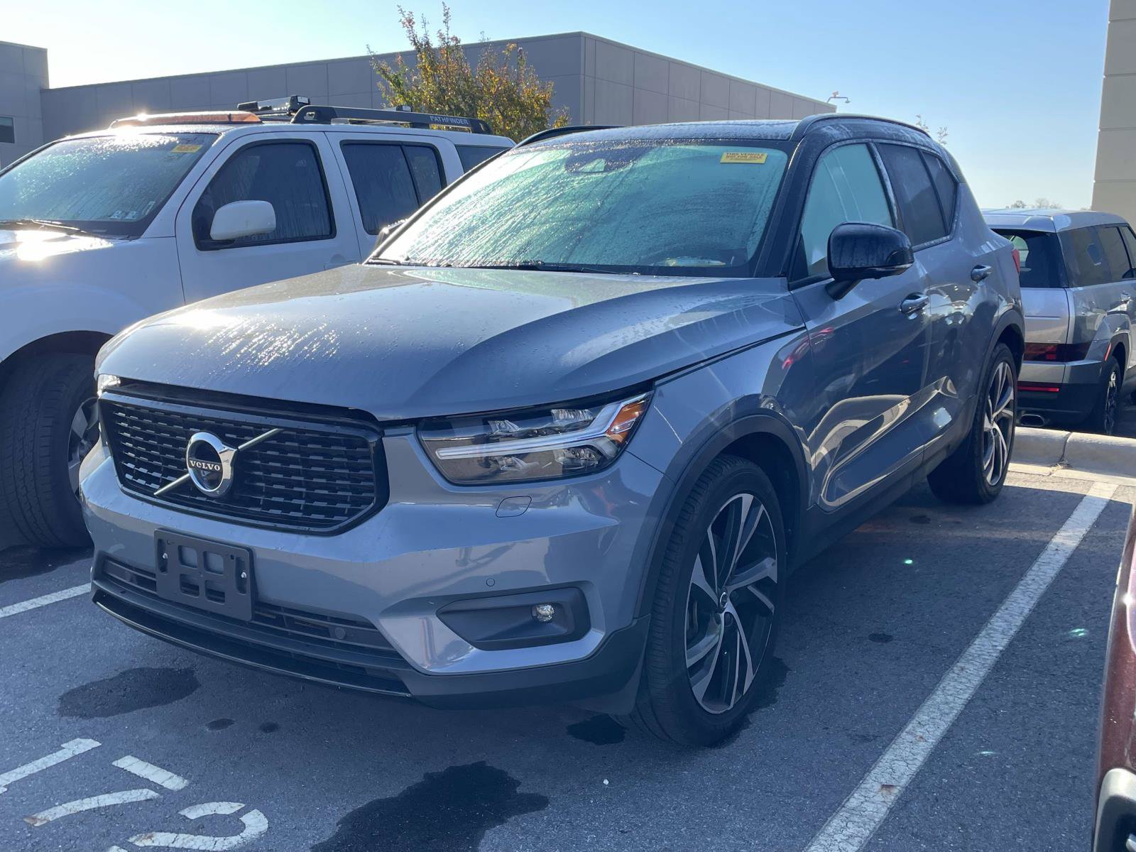 Used 2021 Volvo XC40 T5 R-Design AWD/4WD image 2