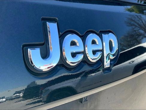 Used 2016 Jeep Grand Cherokee Limited AWD/4WD image 29