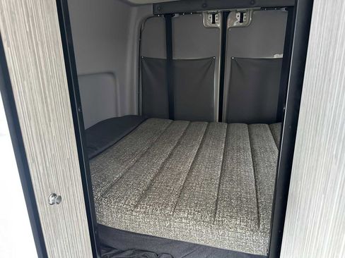 Used 2018 Mercedes-Benz Sprinter 2500 image 18