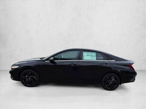 New 2026 Hyundai Elantra SEL Sport FWD image 5