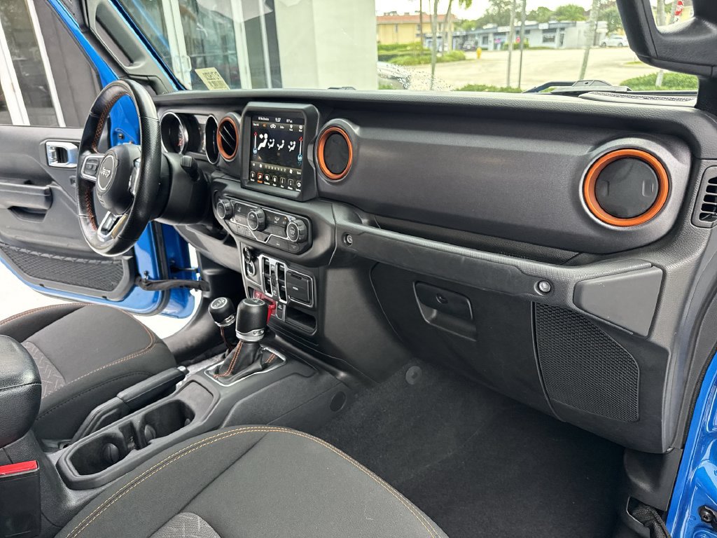 Used 2023 Jeep Gladiator Mojave AWD/4WD image 32