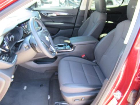 Used 2023 Buick Envision Preferred FWD image 15