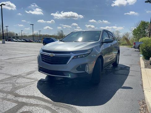 Used 2024 Chevrolet Equinox LT image 3