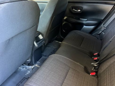 Used 2025 Honda HR-V LX image 4