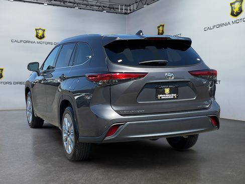 Used 2023 Toyota Highlander Limited FWD image 7