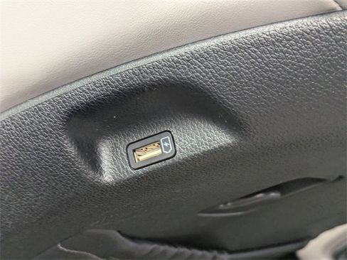 Used 2020 Kia Telluride SX w/ SX Prestige Package image 16