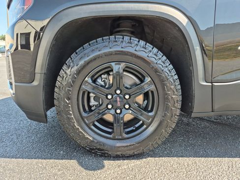 Certified 2022 GMC Acadia AT4 w/ Technology Package AWD/4WD image 34