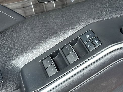 Used 2021 Toyota Highlander Limited image 13