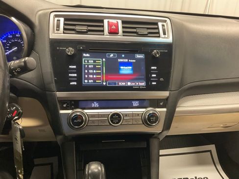 Used 2017 Subaru Outback 2.5i Premium image 16