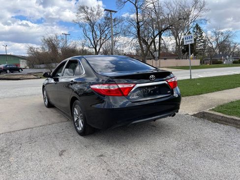 Used 2016 Toyota Camry SE image 18