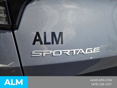 Used 2025 Kia Sportage LX FWD image 8