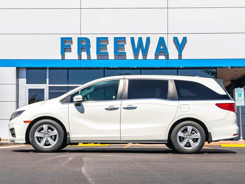 Used 2019 Honda Odyssey EX-L image 2