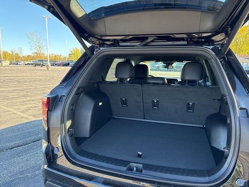 New 2026 GMC Terrain AT4 w/ LPO, Black Badging Package image 34