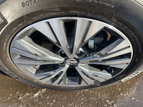 Certified 2023 Nissan Rogue SV image 38