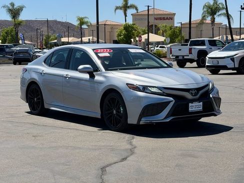 Used 2023 Toyota Camry XSE FWD image 3