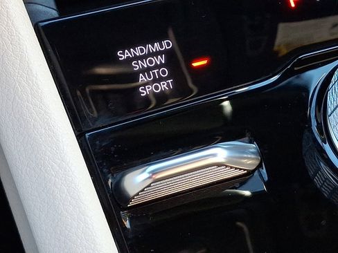 Certified 2023 Jeep Grand Cherokee Limited image 27